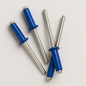 rivets bleus